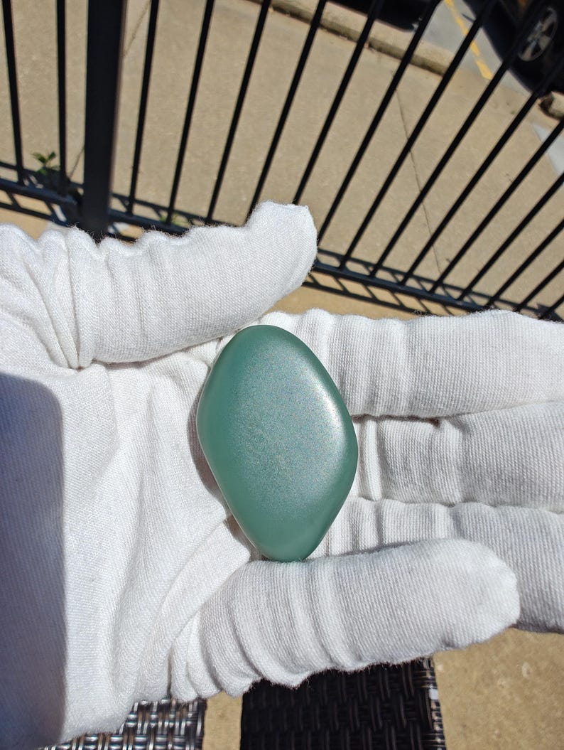 Siberian Duck Egg Cyan Nephrite Jade Palm Stone - Image 4