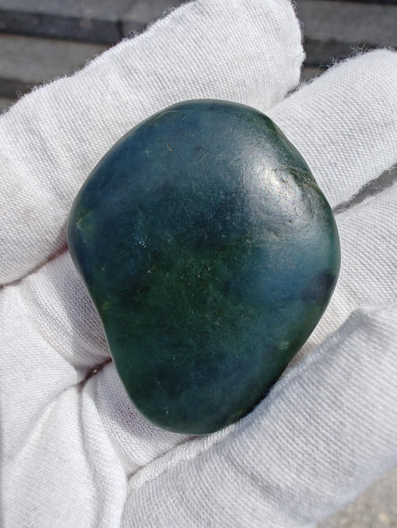 Natural Big Sur Jade Palm Stone – Ocean Polished Nephrite