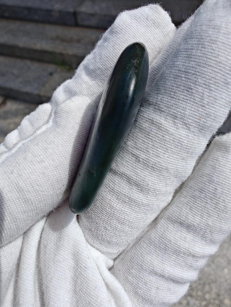 Natural Big Sur Jade Palm Stone – Ocean Polished Nephrite - Image 4