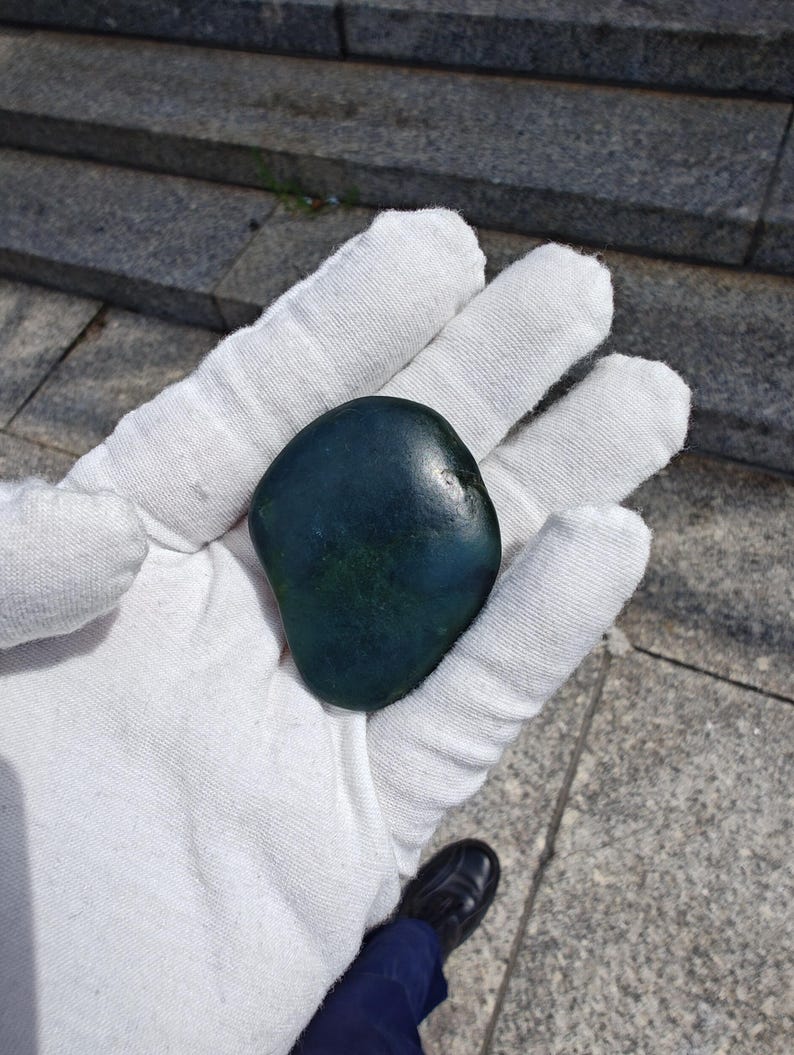 Natural Big Sur Jade Palm Stone – Ocean Polished Nephrite - Image 7