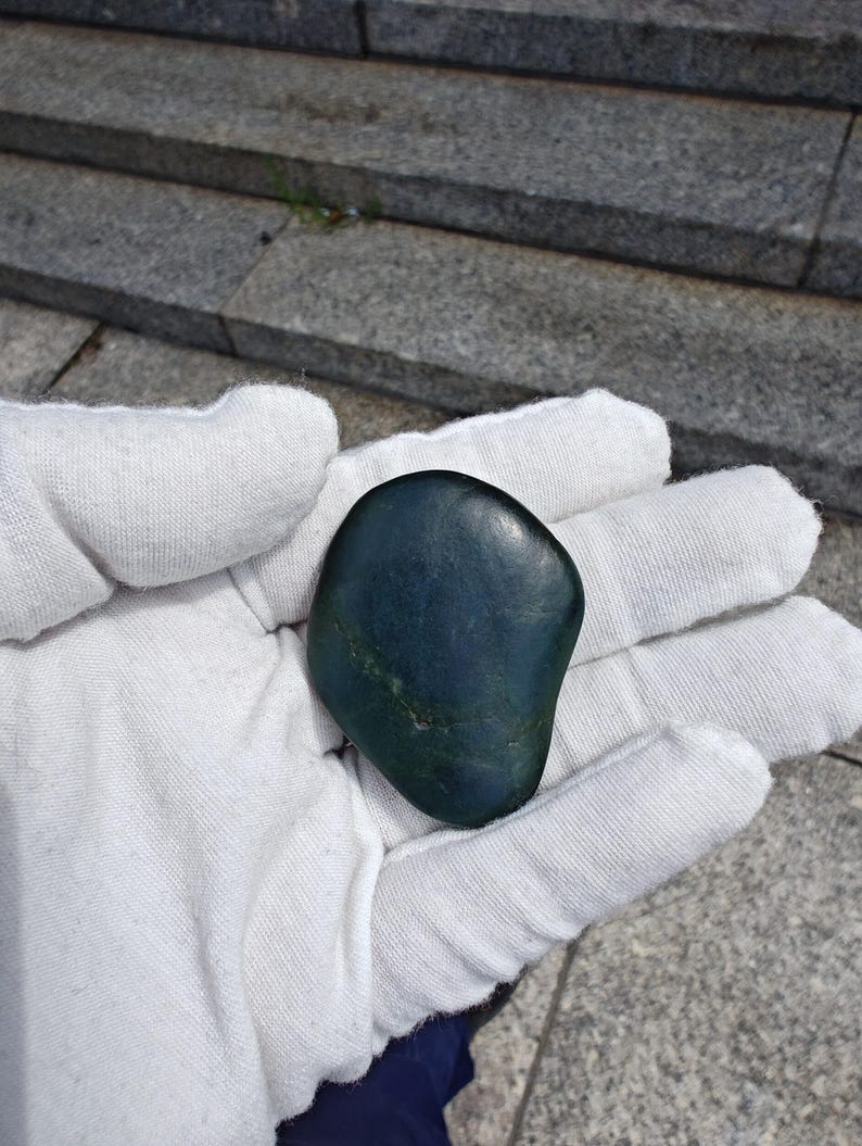 Natural Big Sur Jade Palm Stone – Ocean Polished Nephrite - Image 8
