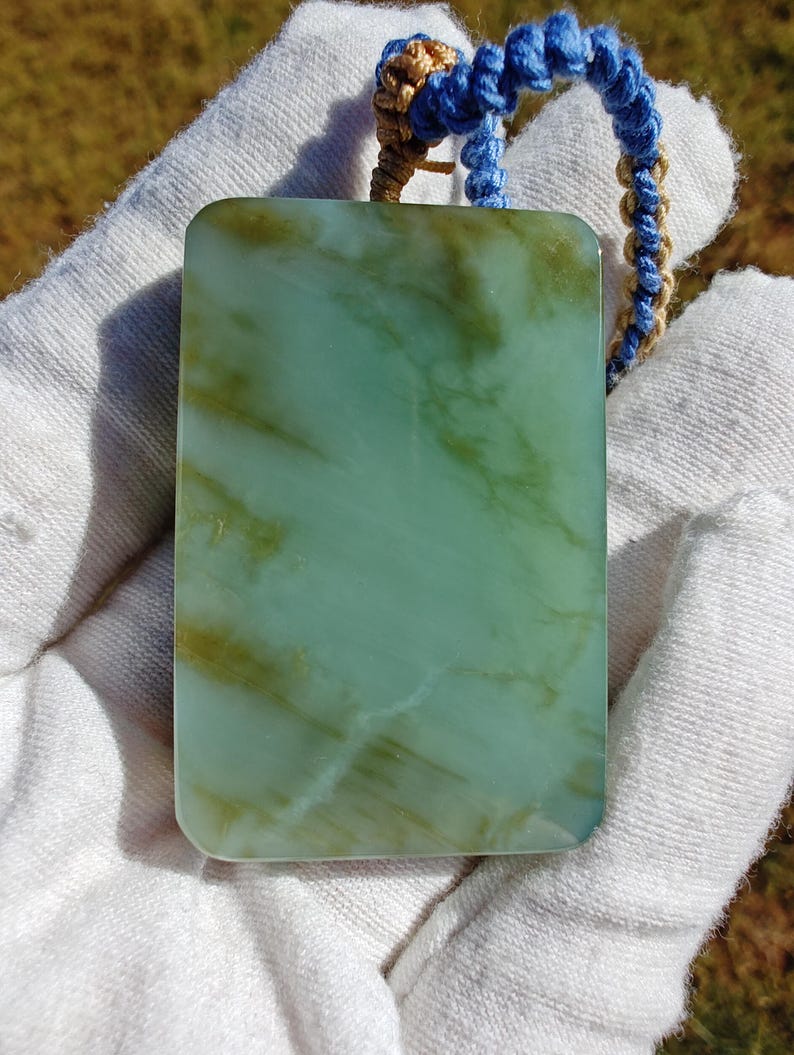 Handmade Siberian Nephrite Jade Pendant: Certified Patterned Stone - Image 2