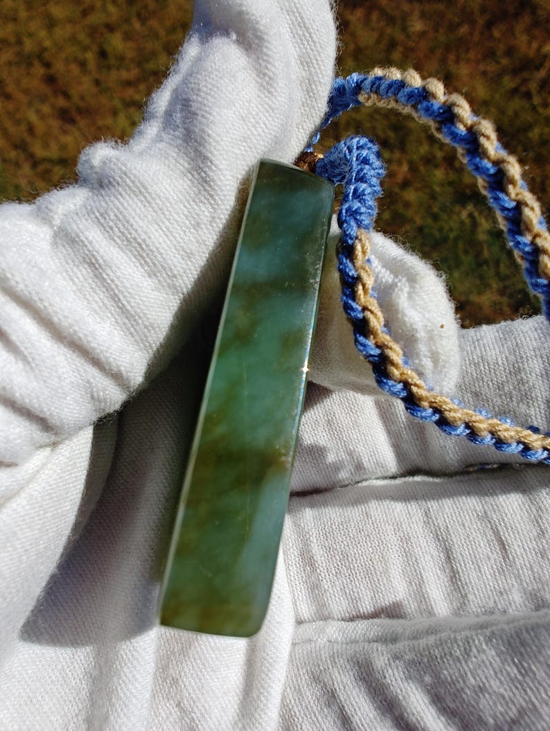 Handmade Siberian Nephrite Jade Pendant: Certified Patterned Stone - Image 6