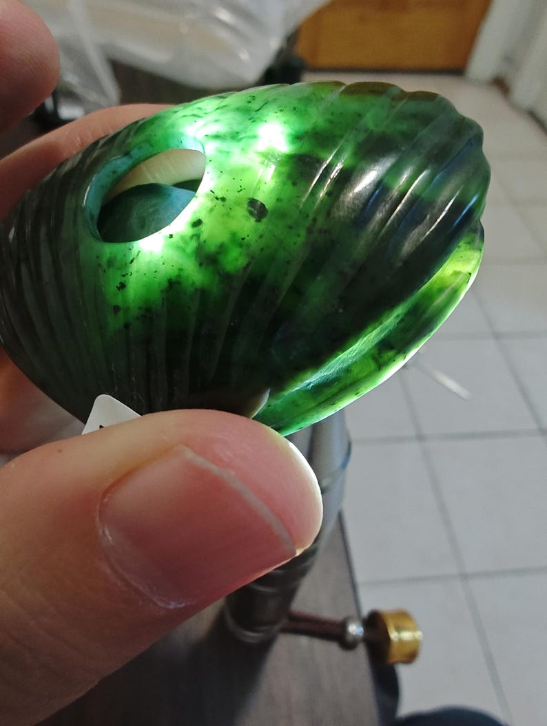 Certified Authentic Nephrite Jade Hand Carved Clam With A Jade Ball - Image 8