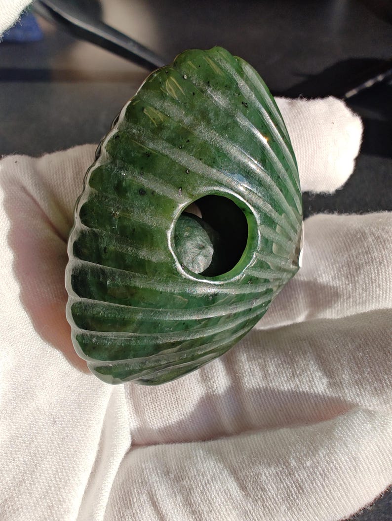 Certified Authentic Nephrite Jade Hand Carved Clam With A Jade Ball - Image 2