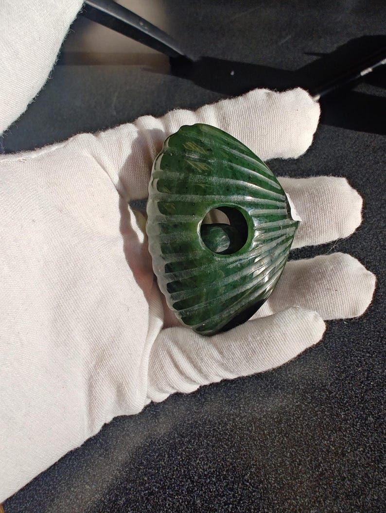 Certified Authentic Nephrite Jade Hand Carved Clam With A Jade Ball - Image 7