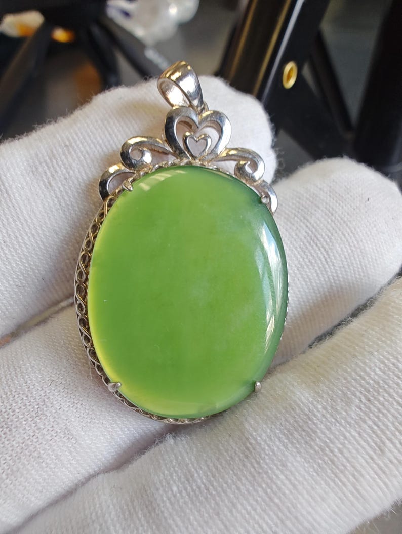 Certified Authentic Siberian Apple-Green Nephrite Jade Pendant - Silver 925