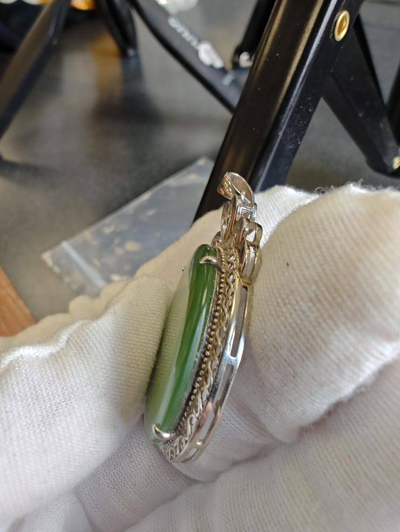 Certified Authentic Siberian Apple-Green Nephrite Jade Pendant - Silver 925 - Image 9
