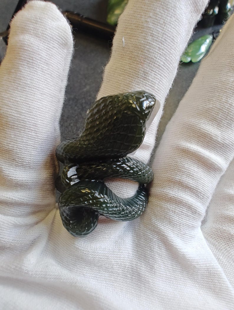 Certified Handcarved Authentic Nephrite Jade King Cobra Ring - size 10.5