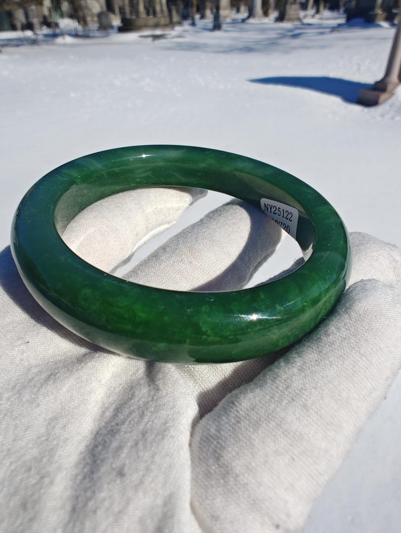Handmade Canadian Nephrite Jade Bangle Bracelet (57mm Inner Diameter)