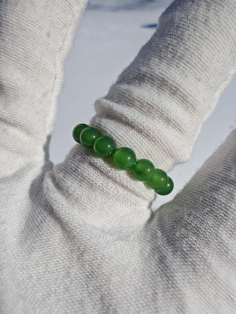 Certified Handmade Siberian Apple Green Finger Bracelet (Ring) - US Size 7-13