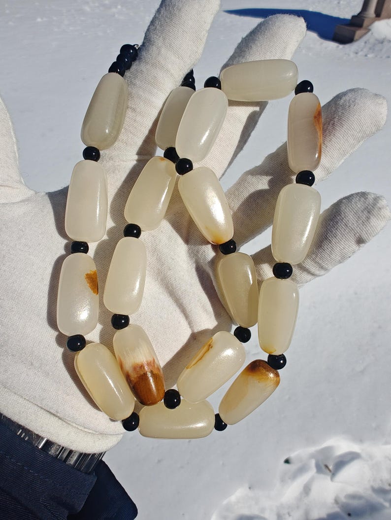 Chinese White Jade Necklace (Mac's Top Collection)