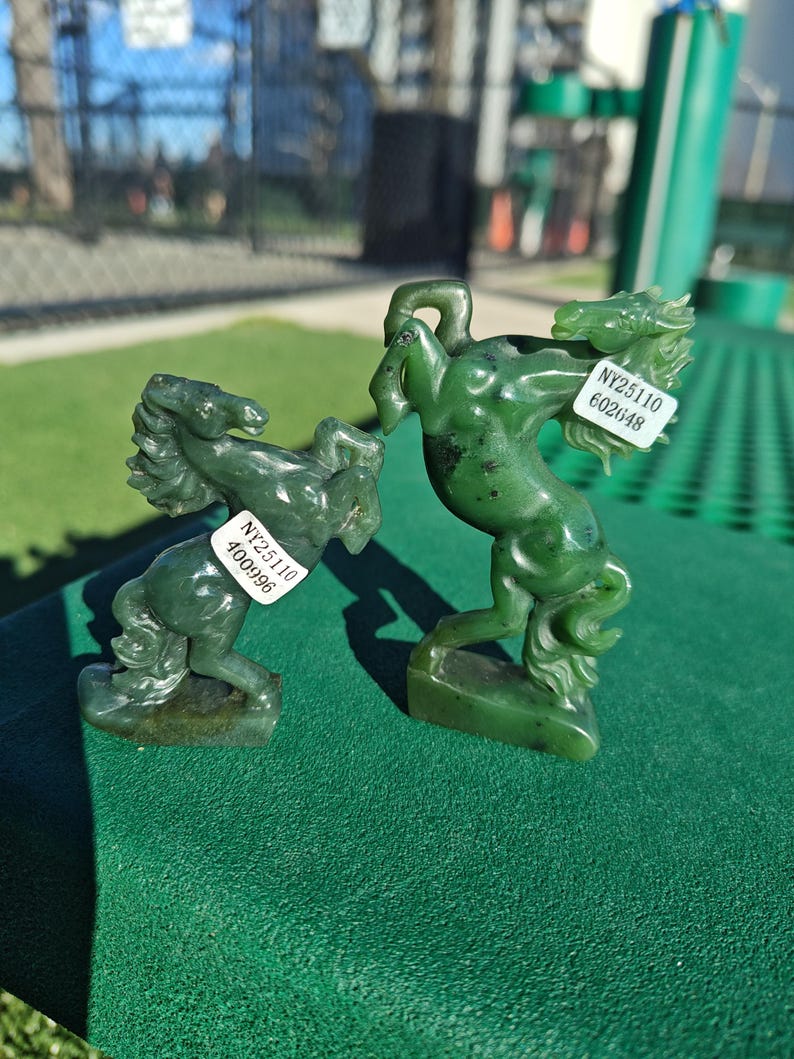 Mac's Jade Brand Handcrafted Certified Nephrite Jade Horse (Small) - Image 8