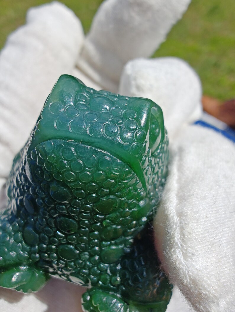 Certified Handmade Authentic Canadian Icy Nephrite Jade Frog (Yukon Jade) - Image 4