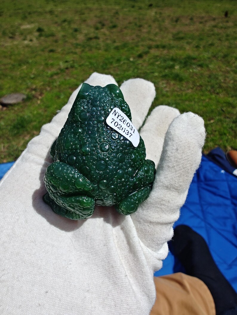 Certified Handmade Authentic Canadian Icy Nephrite Jade Frog (Yukon Jade) - Image 10