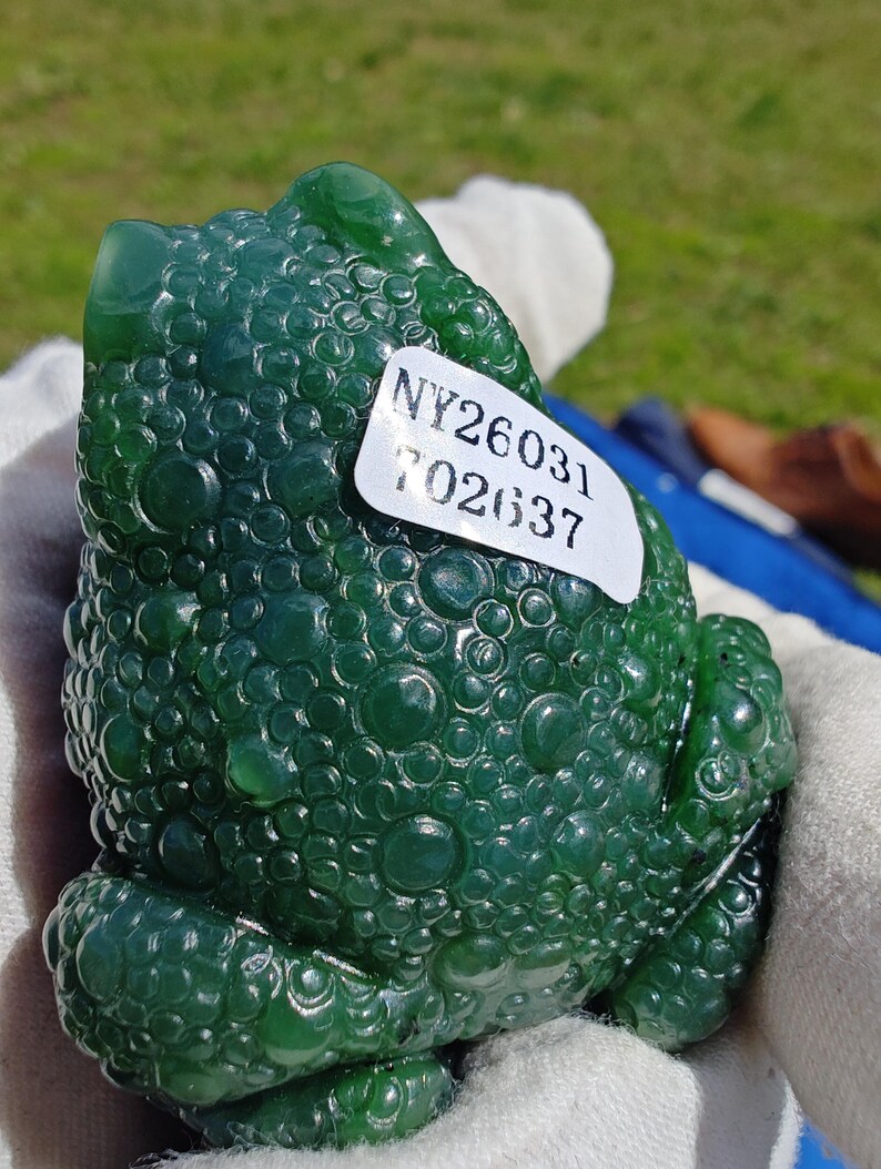 Certified Handmade Authentic Canadian Icy Nephrite Jade Frog (Yukon Jade) - Image 8