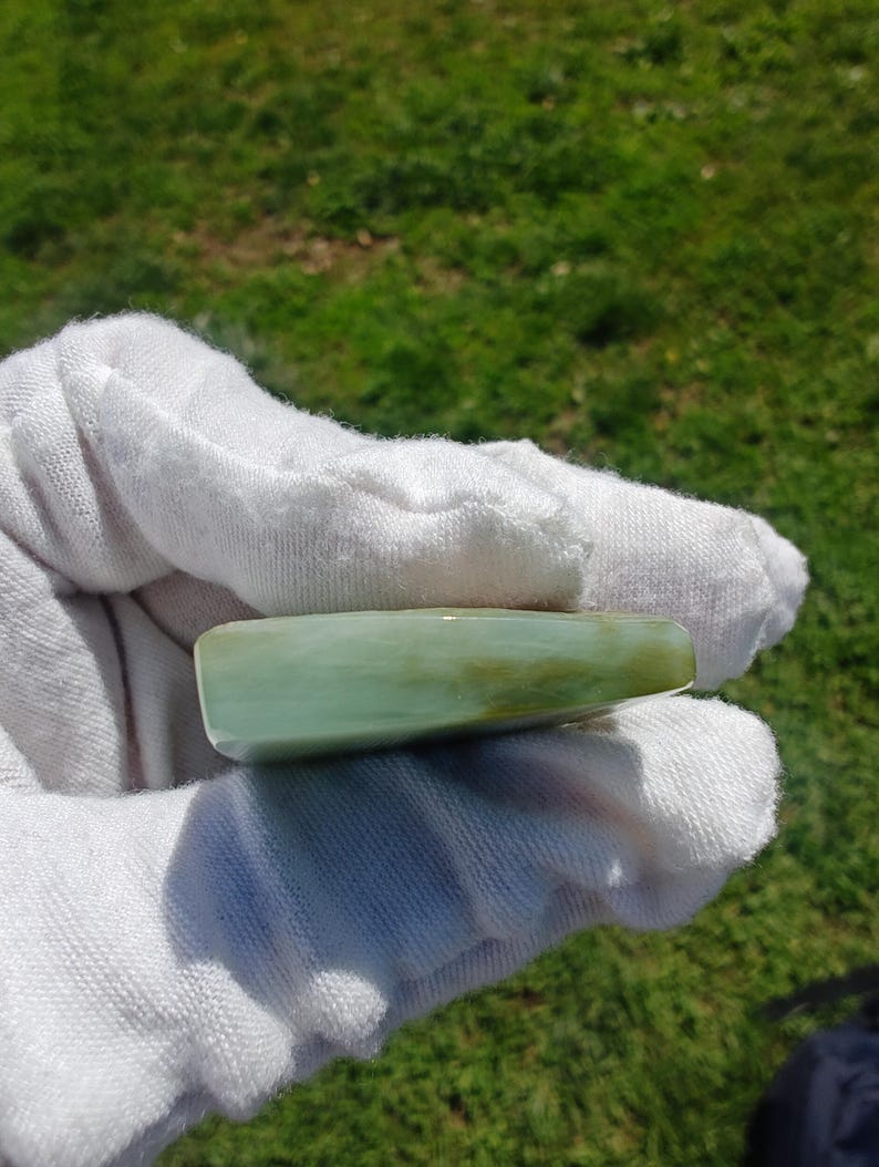 Siberian Light-Cyan Jade Sample – Carving Stone (38.72g) - Image 4