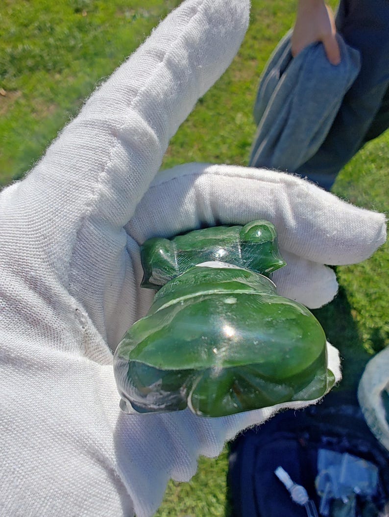 Certified Handmade Authentic Canadian Yukon Icy Nephrite Jade Puppy Dog Carving - Image 6