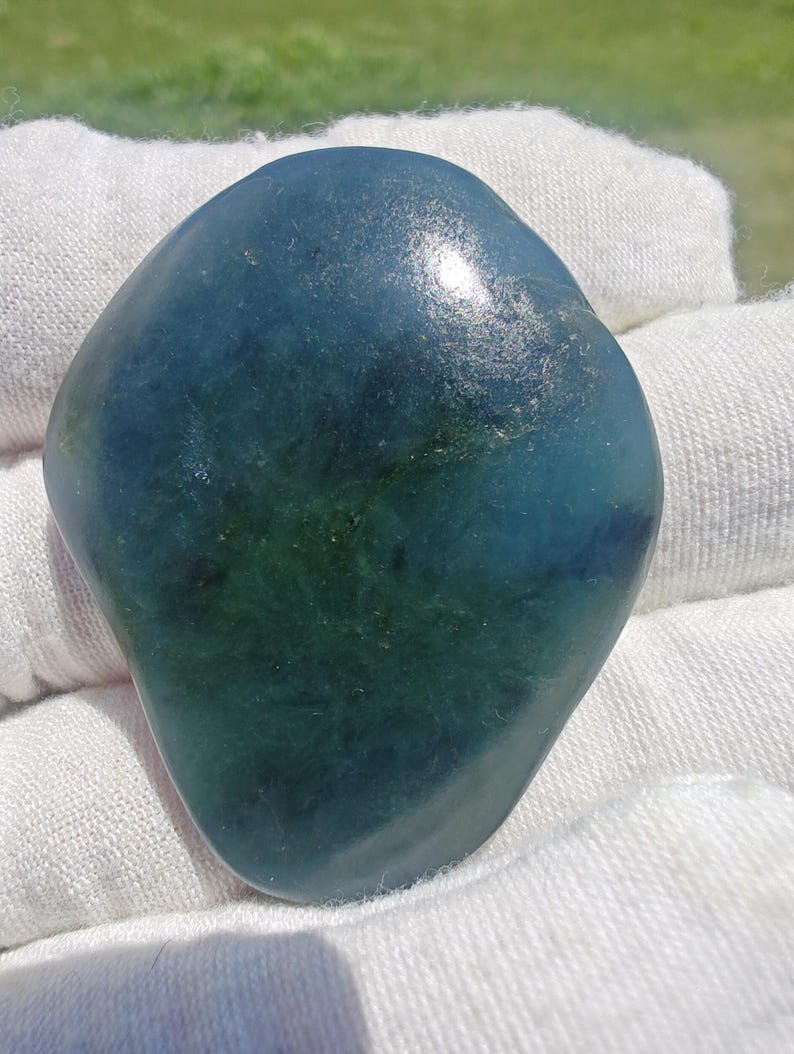 Natural Big Sur Jade Palm Stone – Ocean Polished Nephrite - Image 10