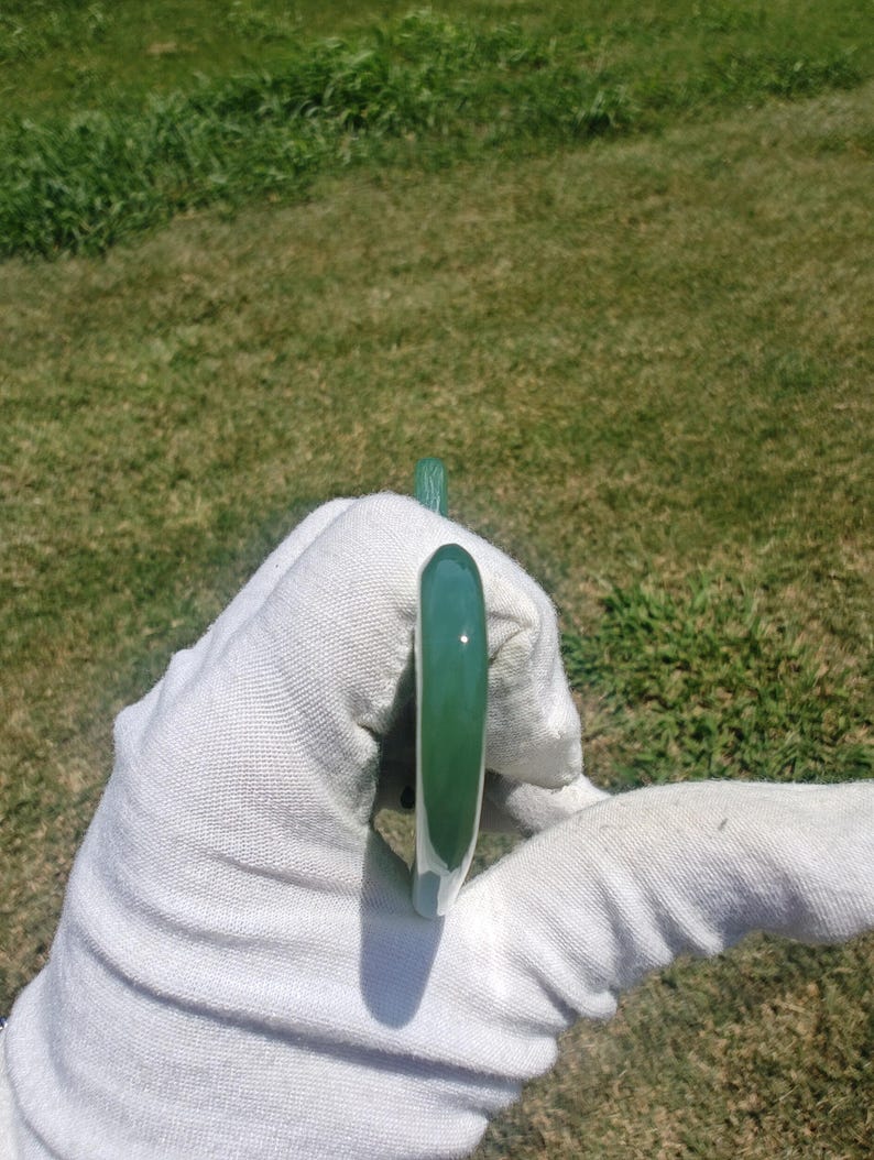 Certified Siberian Nephrite Guasha Jade with chayotancy - Image 3