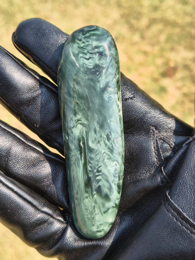 Siberian Cat's Eye Jade Tremolite Stone – Watery Depth Fibrous Texture