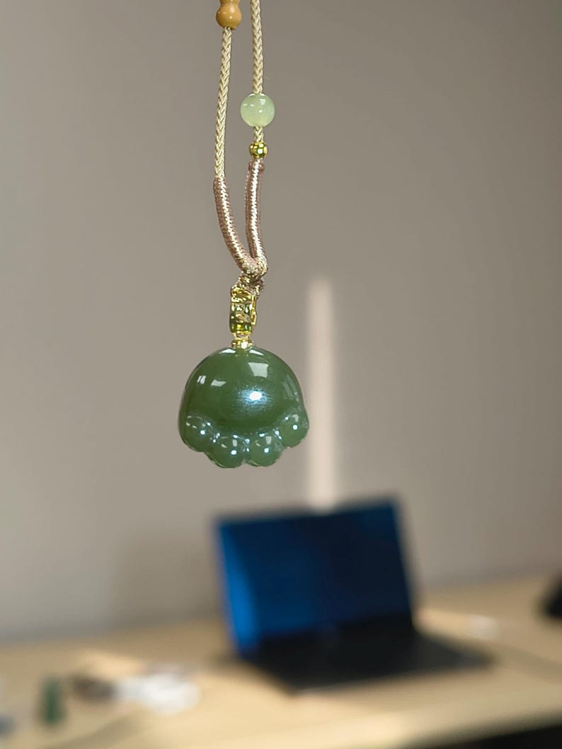 The world cutest cat claw pendant ever –  Nephrite Jade