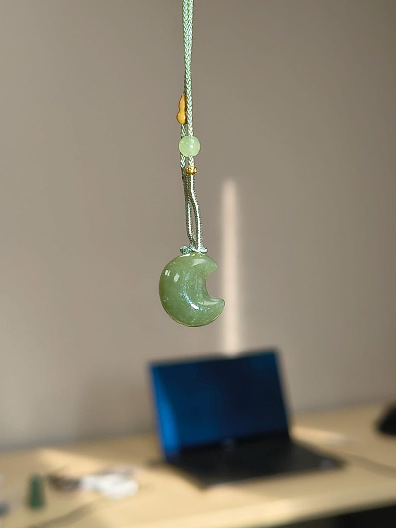 The crescent moon pendant – Nephrite Jade - Image 2