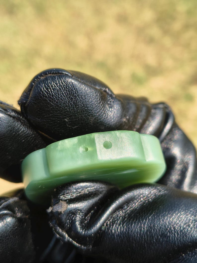 Gem-level plastic like jade amulet Buddha pendant - Buddha in Mind - Image 5