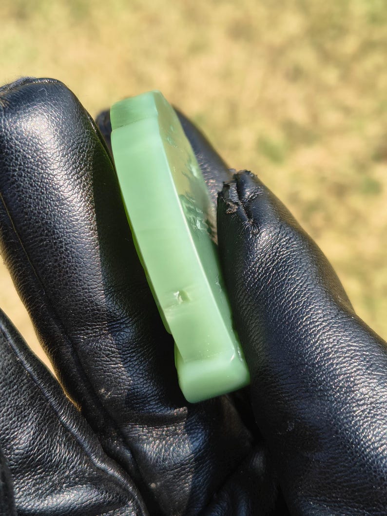 Gem-level plastic like jade amulet Buddha pendant - Buddha in Mind - Image 4