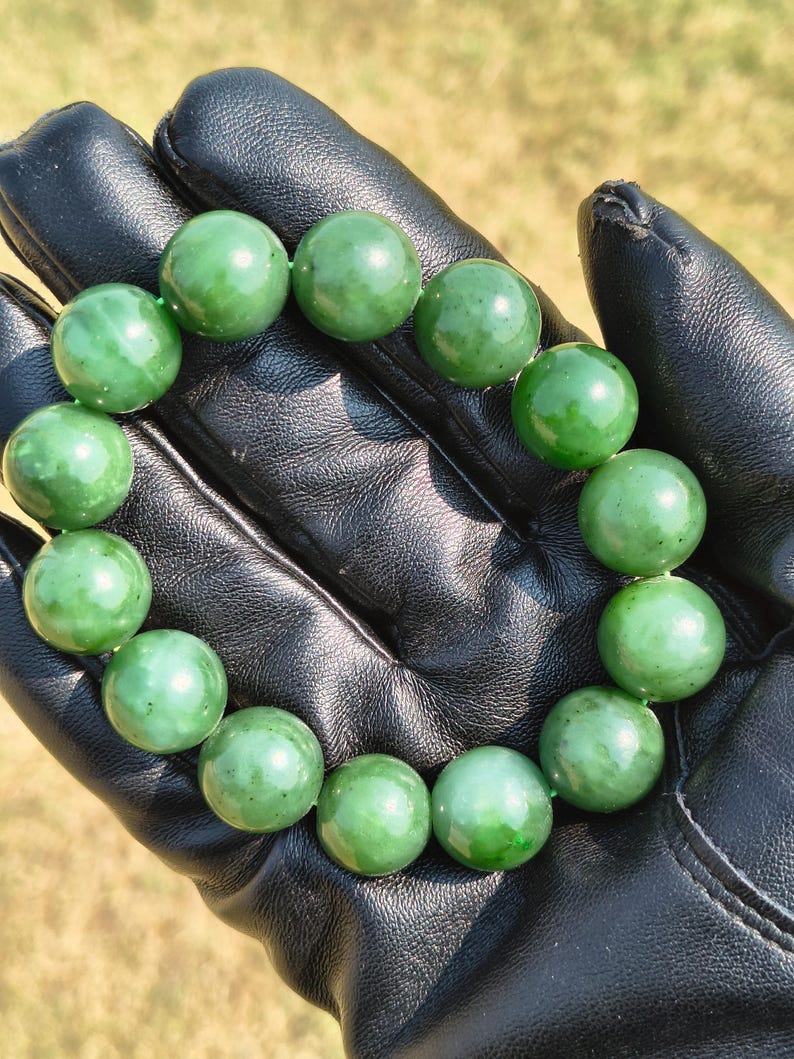 Canadian nephrite jade beaded bracelet 16mm Handmade