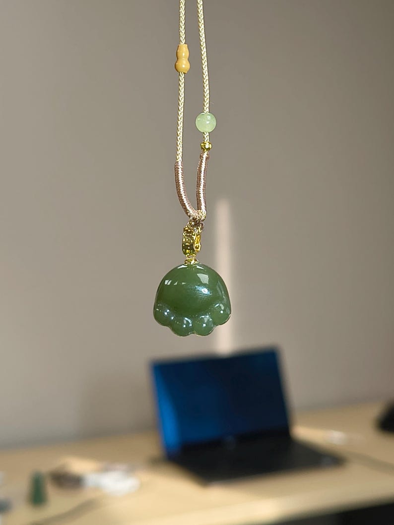The world cutest cat claw pendant ever – Nephrite Jade - Image 2