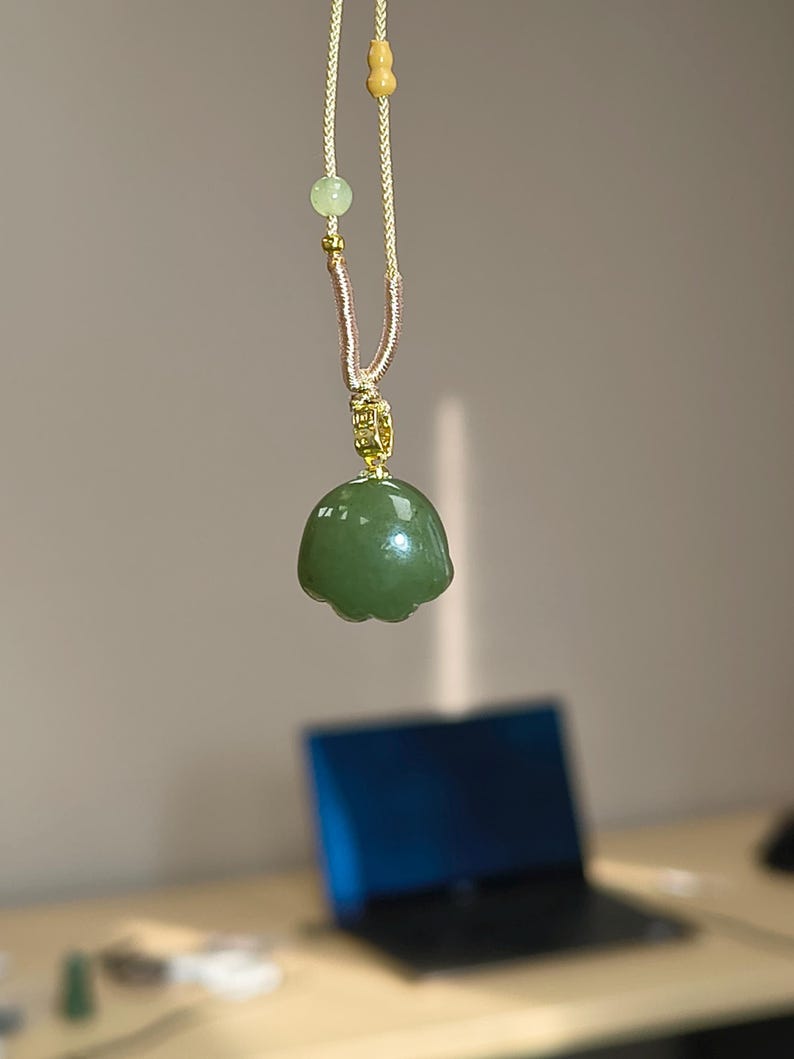 The world cutest cat claw pendant ever – Nephrite Jade - Image 4