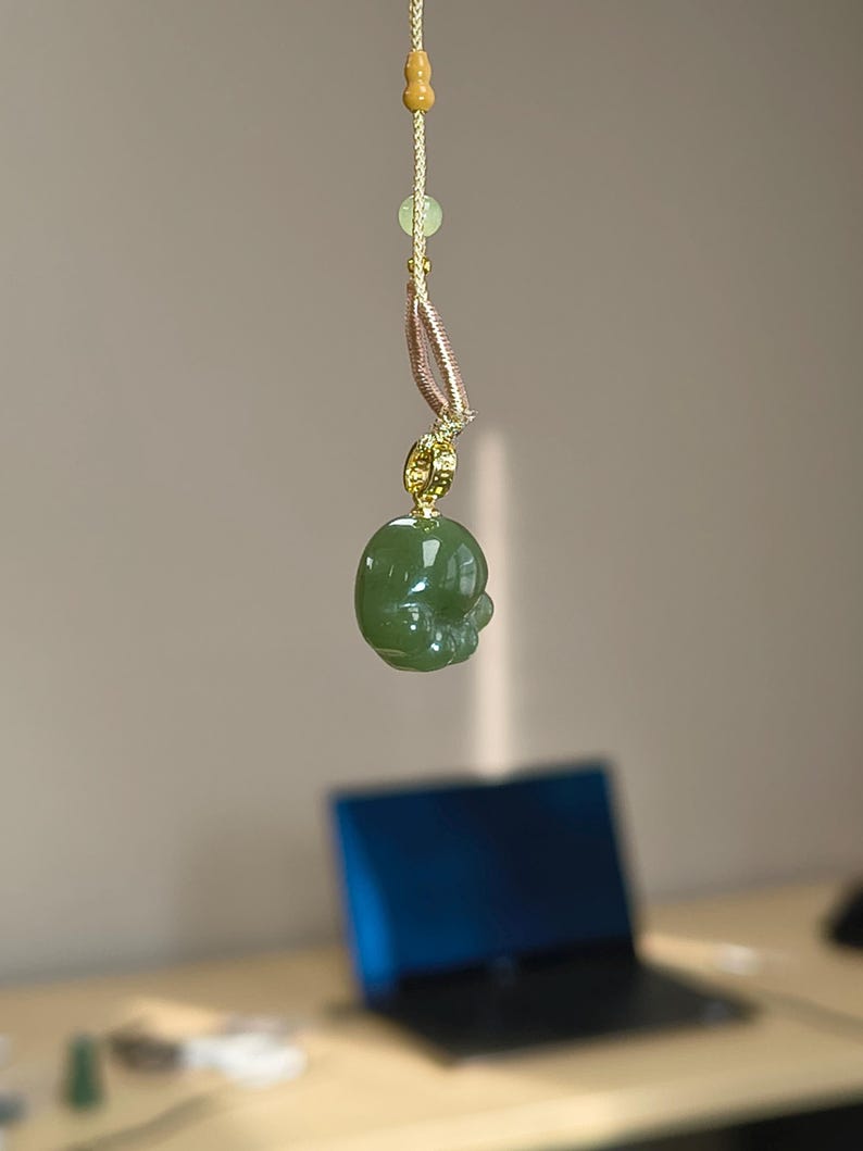 The world cutest cat claw pendant ever – Nephrite Jade - Image 5