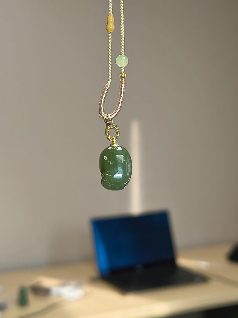 The world cutest cat claw pendant ever – Nephrite Jade - Image 3