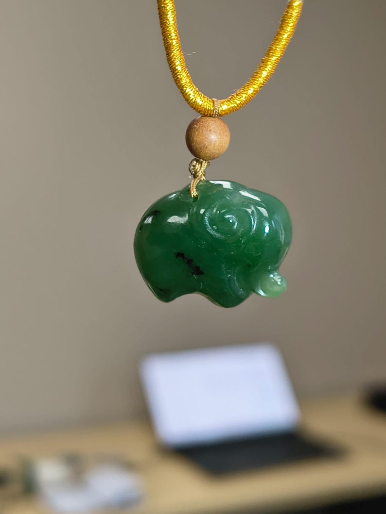 Hand-Carved Canadian Nephrite Jade Elephant Pendant Necklace (#5011)