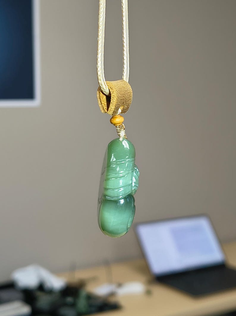 Authentic Siberian Ice Cat's Eye Nephrite Jade Horse Pendant - Image 4