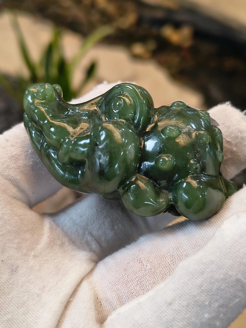 Certified Hand Carved Canadian Nephrite Jade Alligator